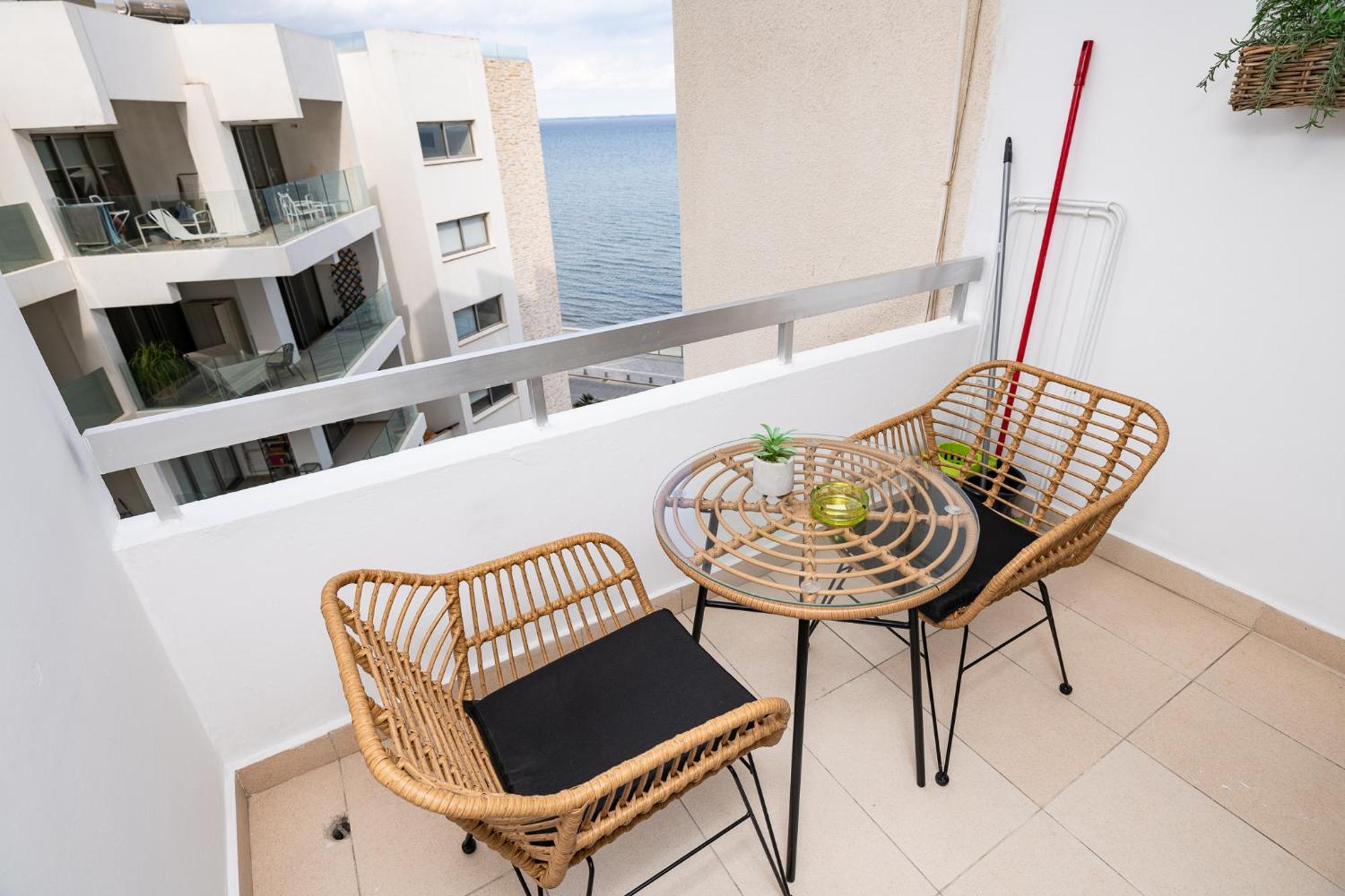 Lazuli Beach & Pool Apartment 501 Larnaca Exterior photo